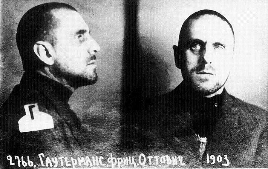 1937, ficha de "Houtermans, Fritz Ottovich", apresado por los servicios secretos soviéticos