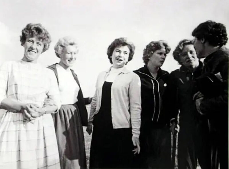Las cinco mujeres soviéticas seleccionadas para el primer vuelo femenino al espacio