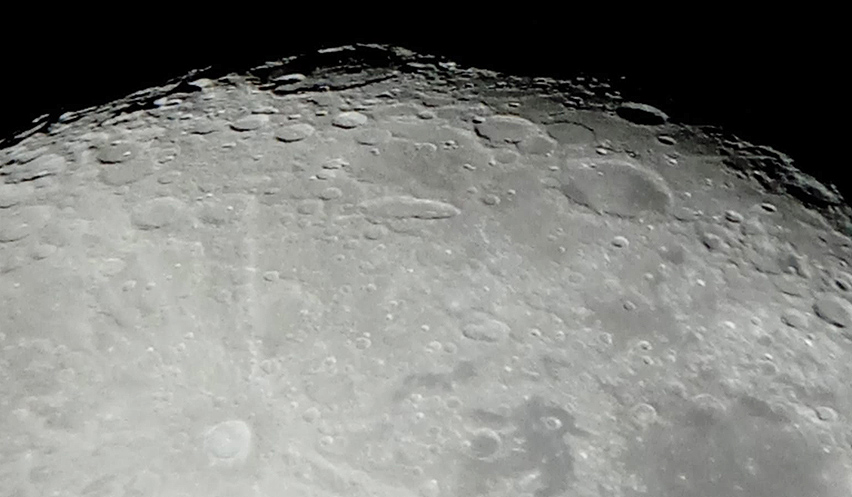Imagen de la superficie lunar.