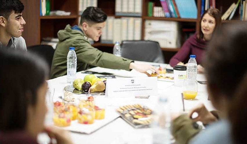Fotografía ilustrativa del evento Café con Ciencia en el Real Observatorio de la Armada (San Fernando, Cádiz).