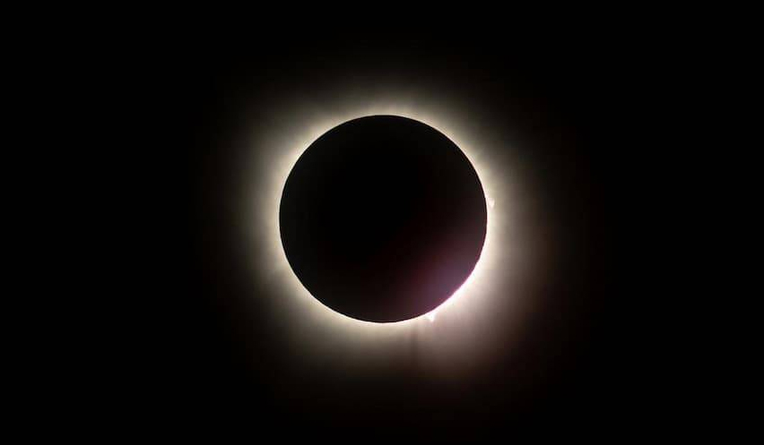 Un eclipse solar total se ve desde el Centro de Investigación Glenn de la NASA, el lunes 8 de abril de 2024, en Cleveland, Ohio. / NASA.