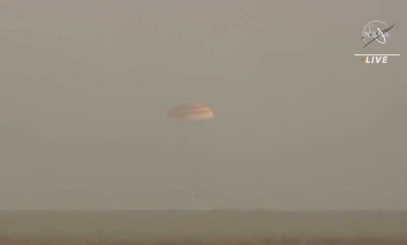 aterrizaje nave Soyuz MS-23 